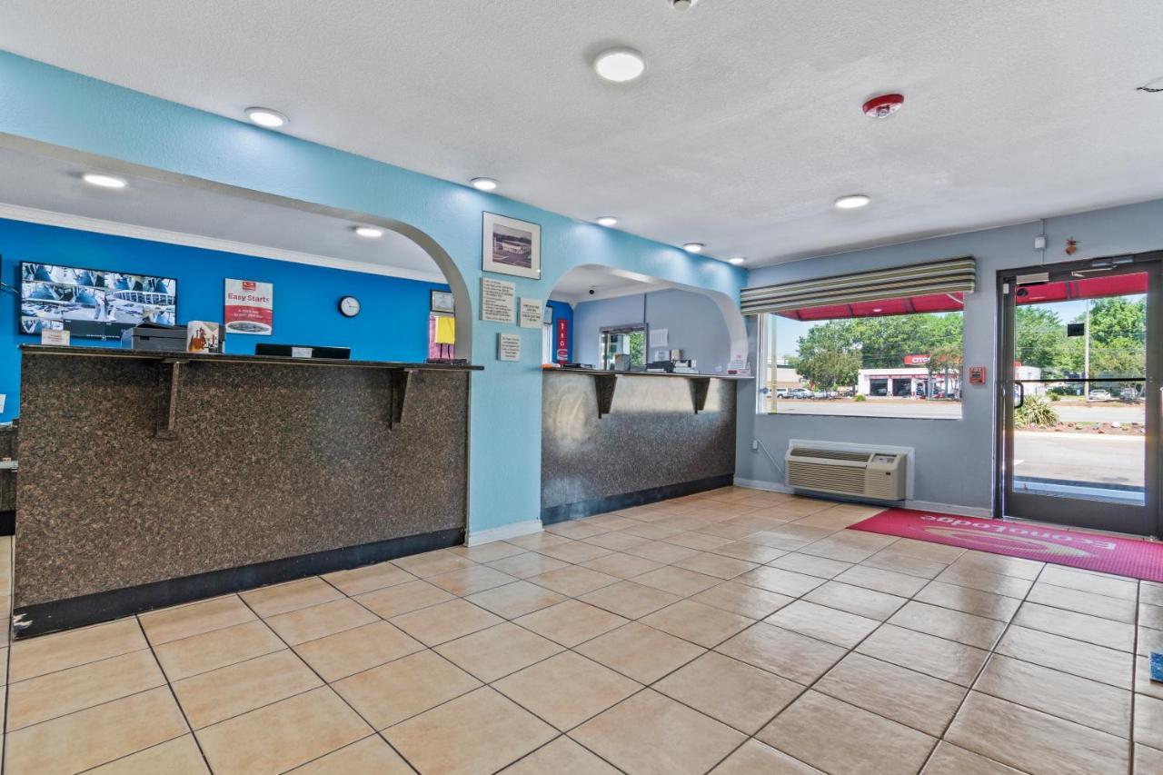Econo Lodge Inn&Suites I-64&US 13 Virginia Beach Extérieur photo