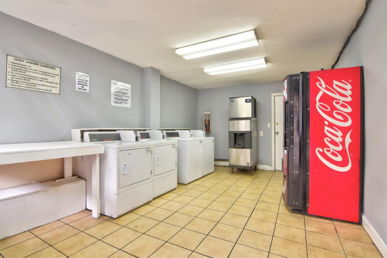 Econo Lodge Inn&Suites I-64&US 13 Virginia Beach Extérieur photo
